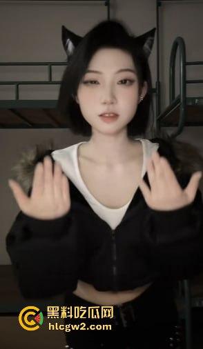 抖音甜妹『丫丫br』大尺度反差  直播间玩盯射调教，甜妹秒变性癖达人，性癖挑战让直播间沸腾不止！-2