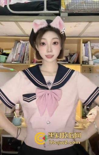 抖音甜妹『丫丫br』大尺度反差  直播间玩盯射调教，甜妹秒变性癖达人，性癖挑战让直播间沸腾不止！-3