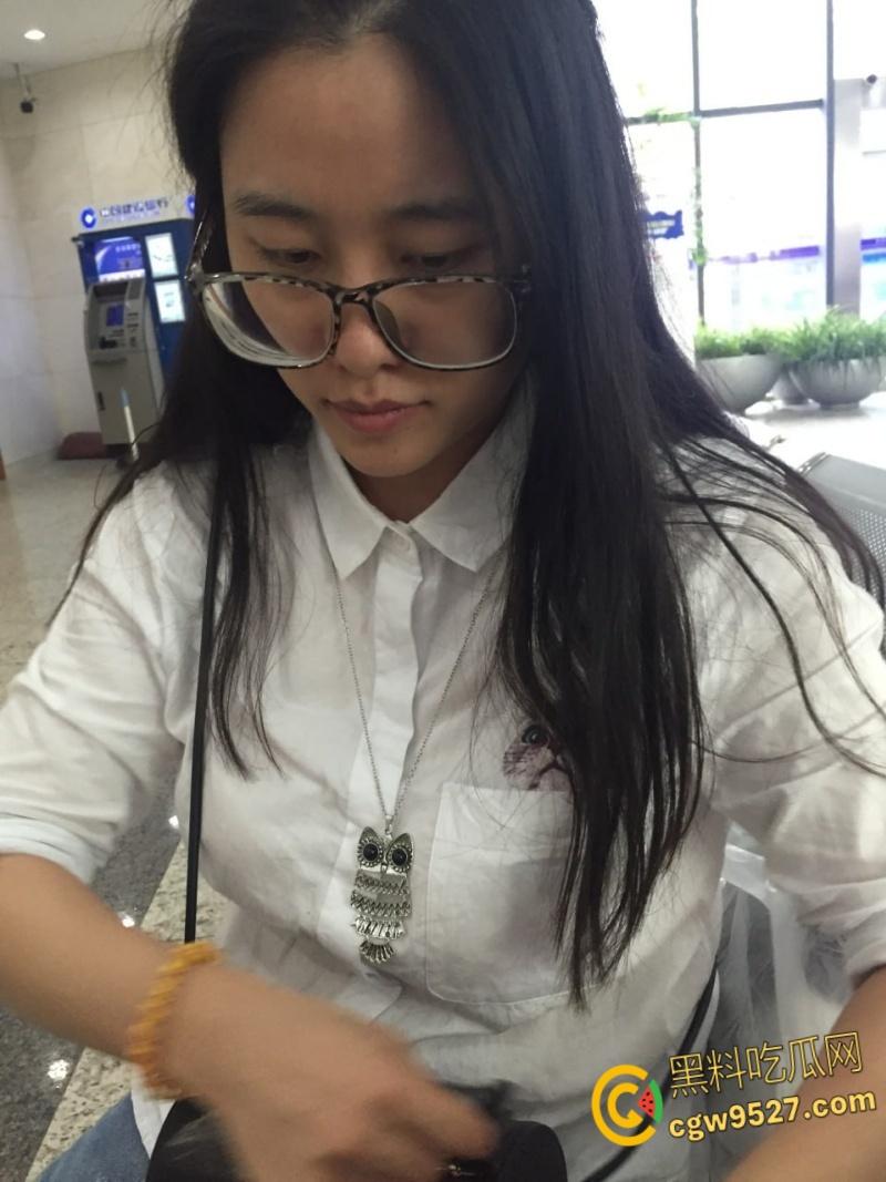 南昌第一中学【谭婷】，知识分子眼镜语文老师，平日里受人尊敬的人民教师，脱了裤子也是一条好母狗 ！-3