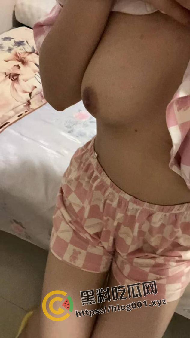 广东反差高中生的破处计划！这大黑逼没少自慰 渴望真正的被男人插入 十几年的禁欲 这不得把人吃了-7