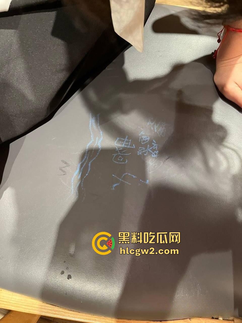 大神1300元约厦门科技信息大三学姐玩3P视频流出 有男友还敢酒吧微醺后乱来，酒店全程玩到高潮停不下来！-18