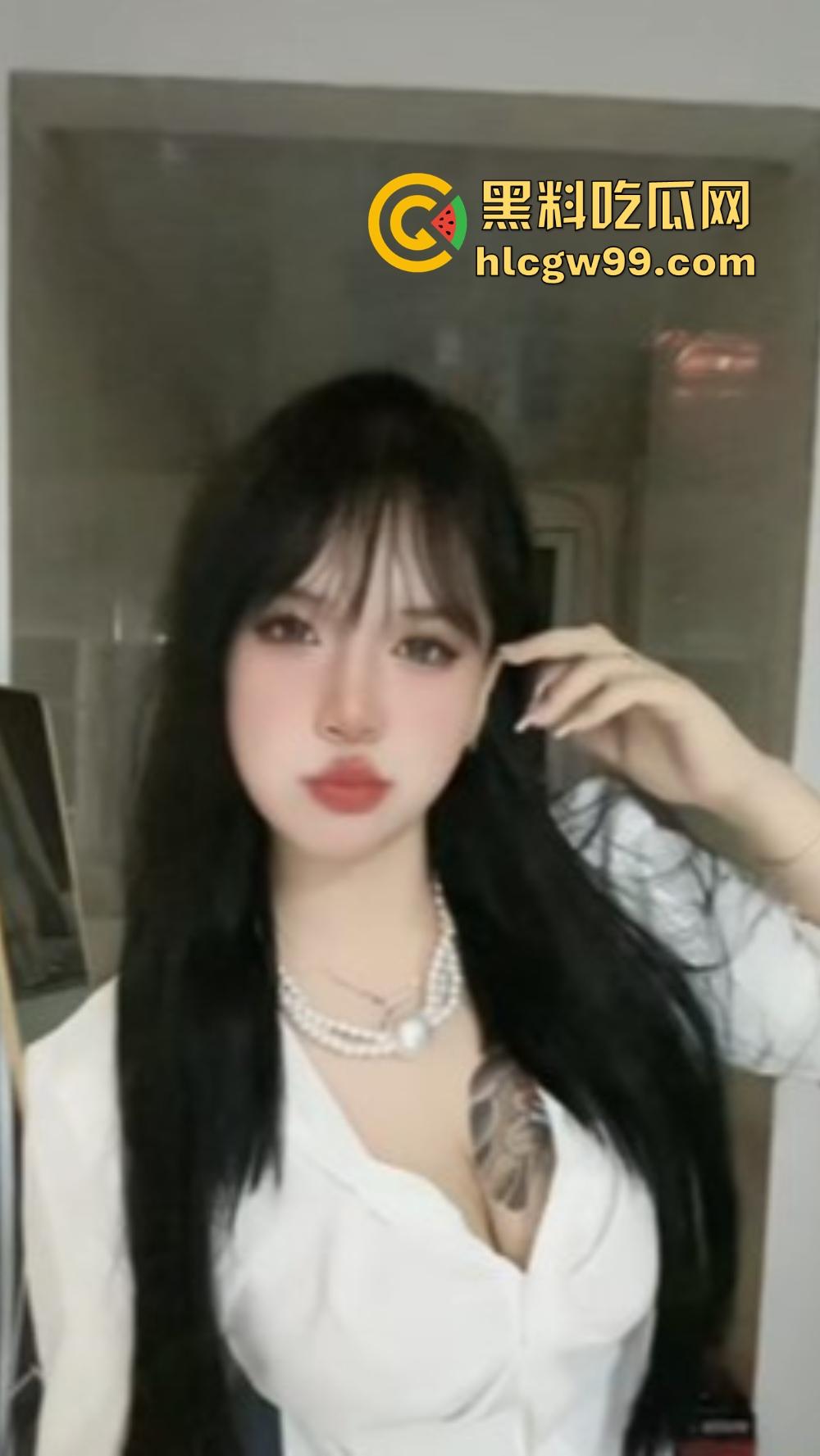 高颜纯欲符文女战士申请出战，甜美脸蛋大奶狂野心，性爱视频流出，调教花样玩不停小鸡男友简直爽飞天！-1