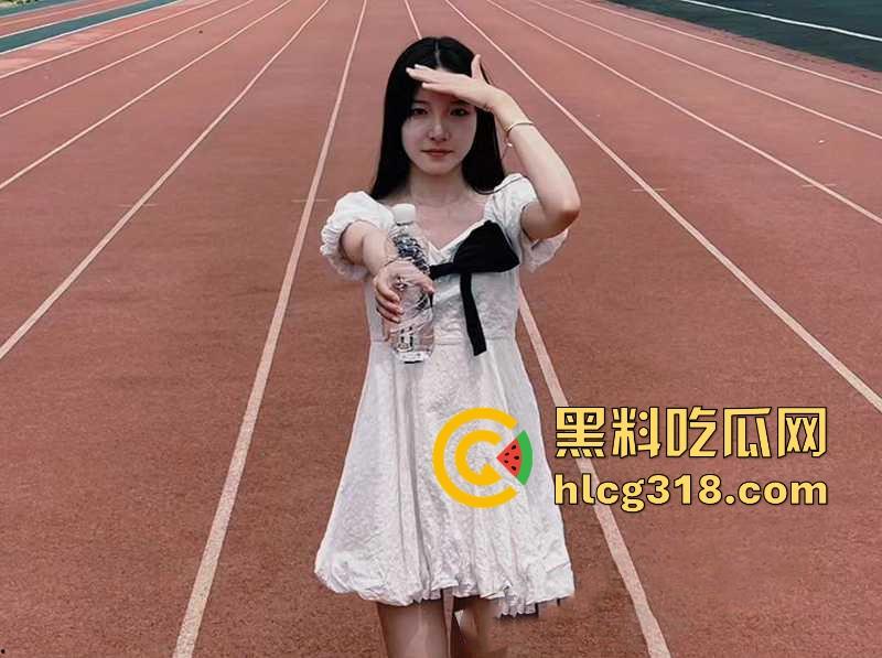 高学历健身女神【李佳怡】表面高冷实则骚气冲天，阴毛乌黑浓密性瘾强悍 淫水荡漾娇喘不断！-3