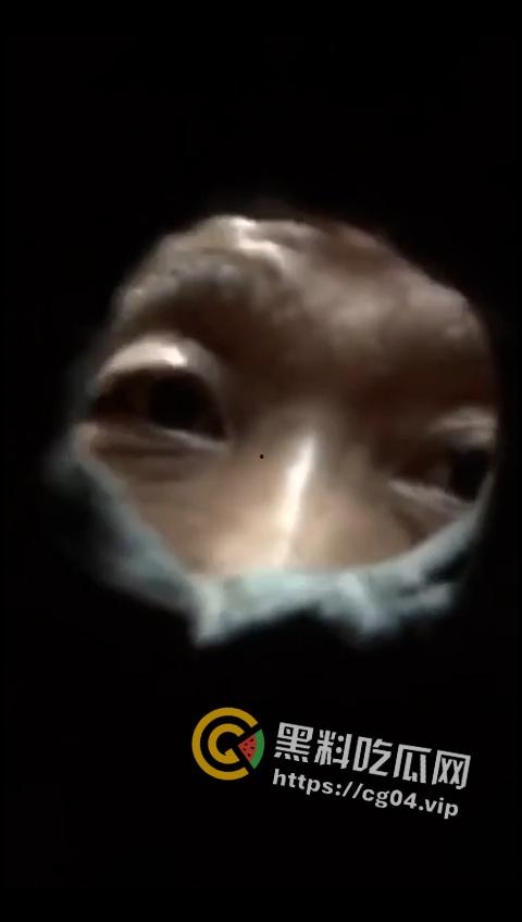 鸟洞！又在各地厕所复苏  属于男同的畸形浪漫  甚至还有不少中男人  生活所迫还是个性使然-2