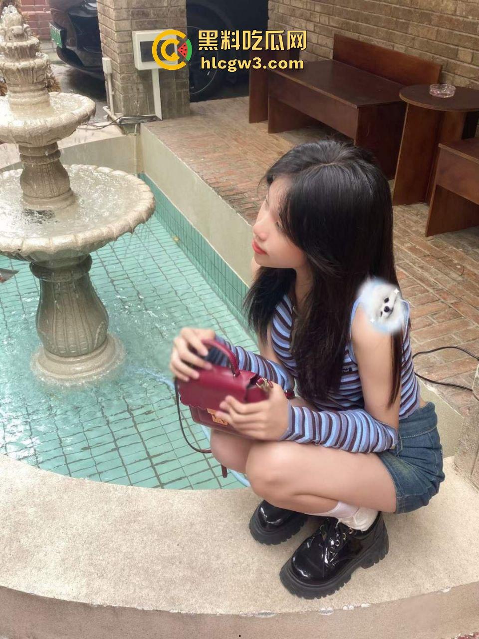 广州06年骚逼【徐家淇】极品反差白嫩女学生！雪般无瑕肌肤，清纯外表下的妩媚肉体太他妈润了！-9