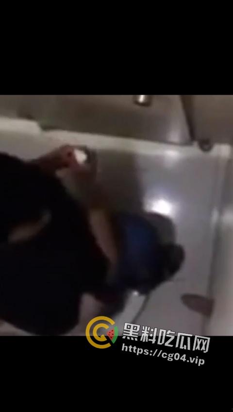 鸟洞！又在各地厕所复苏  属于男同的畸形浪漫  甚至还有不少中男人  生活所迫还是个性使然-7