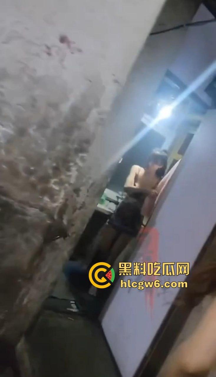 暗访破楼花房闺阁！外面像废墟，里面全是300块起步的小仙女，真是男人的避风港，这种地方不来都对不起自己！-2