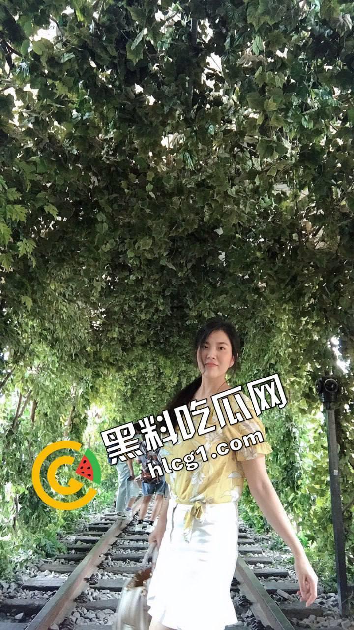 素颜清影独倚，颇有姿色大胆露脸！真实记录我与我的母狗老婆生活，尺度惊人！-4