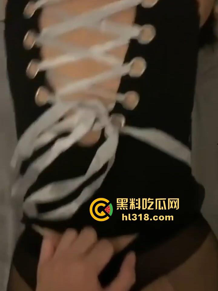 土豪重金包养，哈尔滨工业大学性感学妹【杨绍琳】颜值高身材好，奶子也大后入狂操，内射口爆样样精通！-8