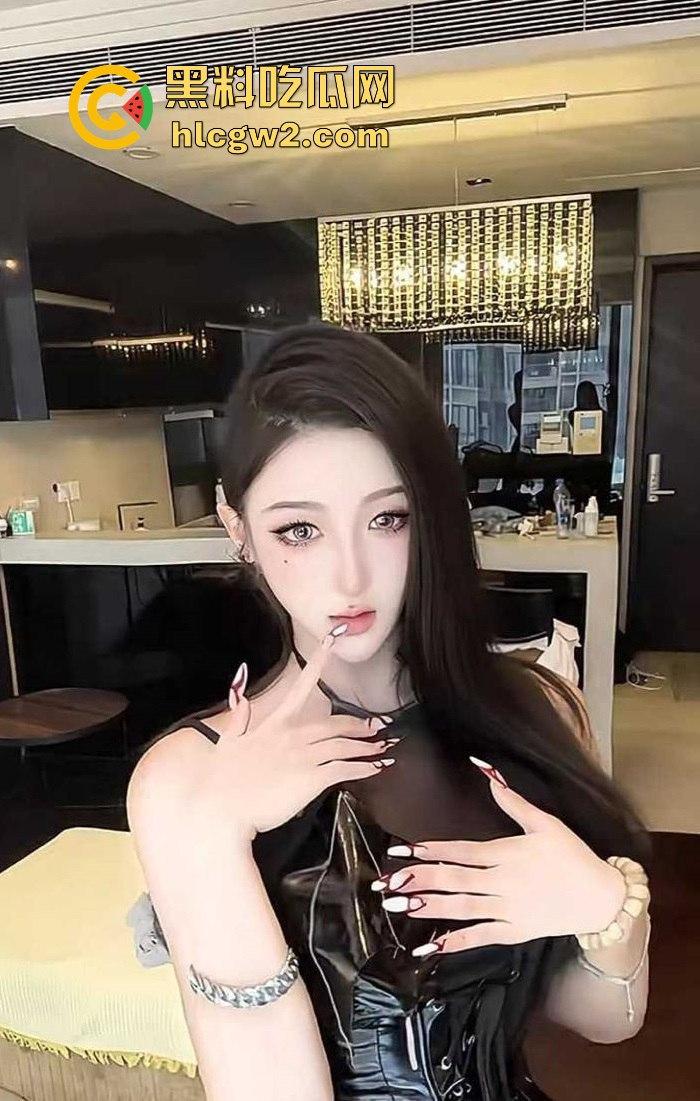 上海极品TS【潘雨辰】高挑火辣身材 绝美容颜加精湛口技 纤细美腿撩人骚动 比女人还会叫！慎入！-2