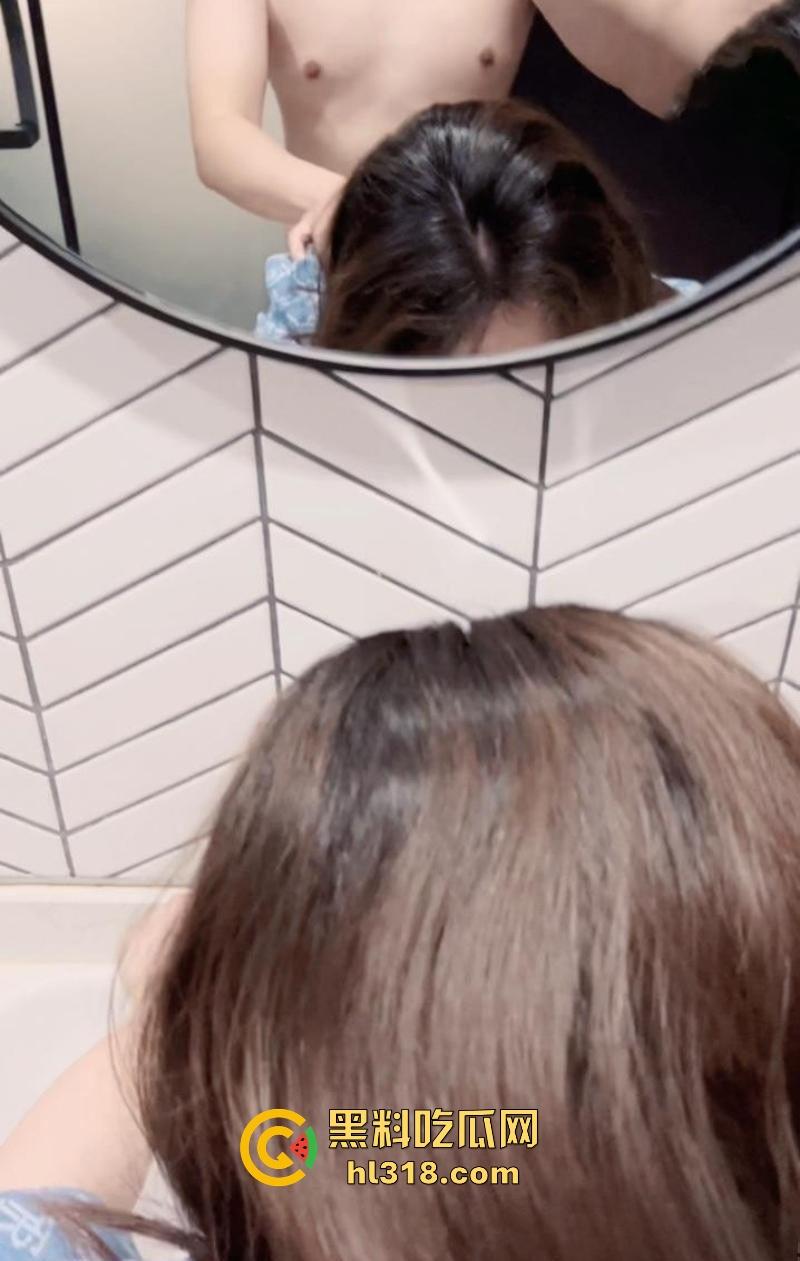 和大嫂的乱伦史，首次在酒店跟骚逼大嫂做爱， 一进门就迫不及待蹲下口交，疯狂舔食享受，人妻就是骚！-8