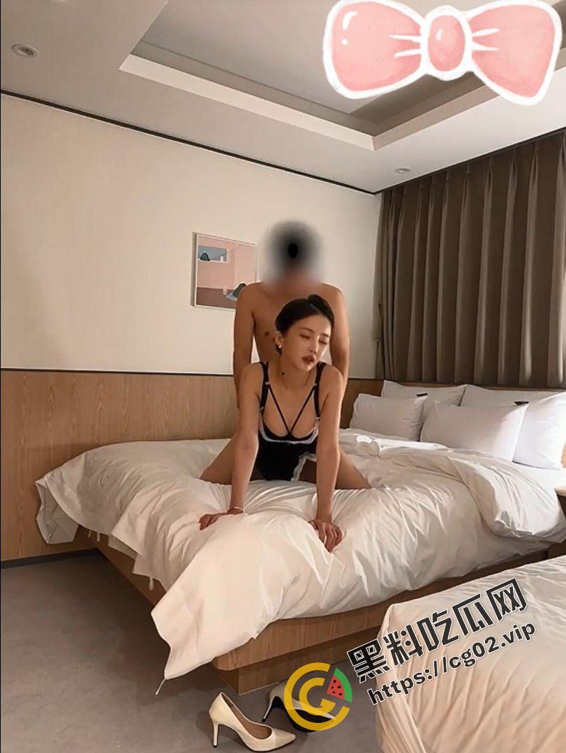 网红美少女明星颜值反差女神 sunwall 风情万种小姐姐 宾馆啪啪被肉棒直入花心 高潮到痉挛失声-7