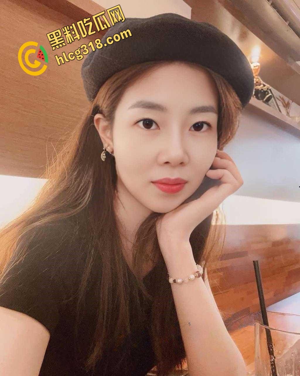 天津某公司高层领导【俞因】，人前文静人后母狗一丝不挂， 塞入肛塞上班 ，真是欠调教的小母狗啊！-2