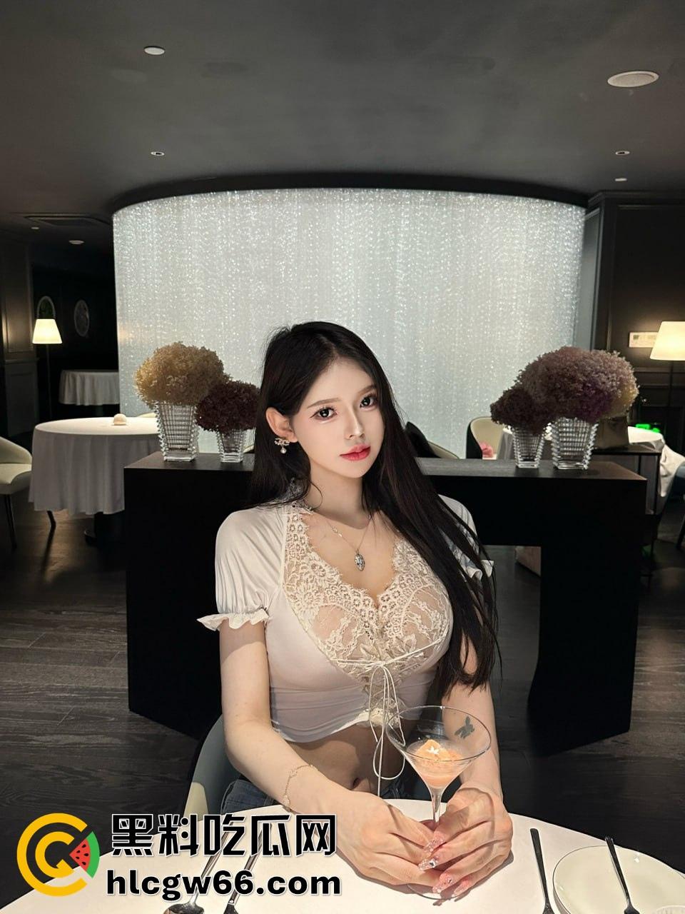 哈尔滨Ts骚妖【潘宁】细腰大奶爆菊撸屌两开花，长腿撸管边操边射，辣眼尤物谁敢信是大屌男！-23