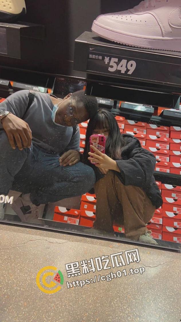 小仙女之光！杭州混圈媚黑婊勾搭上尼哥 朋友圈疯狂炫耀 抠逼视频被尼哥流出-6