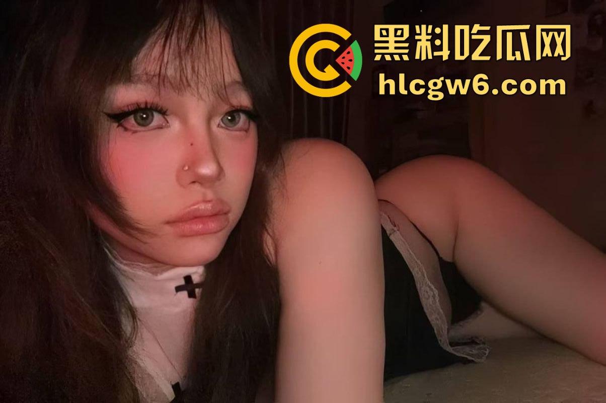 陕西母狗【王梓芮】19岁二次元嫩妹 欧美妆修女服cos 道具自慰玩弄骚穴 顶级身材诱人之极！-6