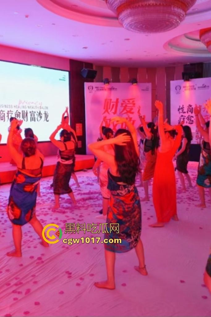 杭州性商学院训练营教如何当女人！伊兰迪正宫娘娘1V1传授性爱技术，课堂秒变大尺度活春宫！-1