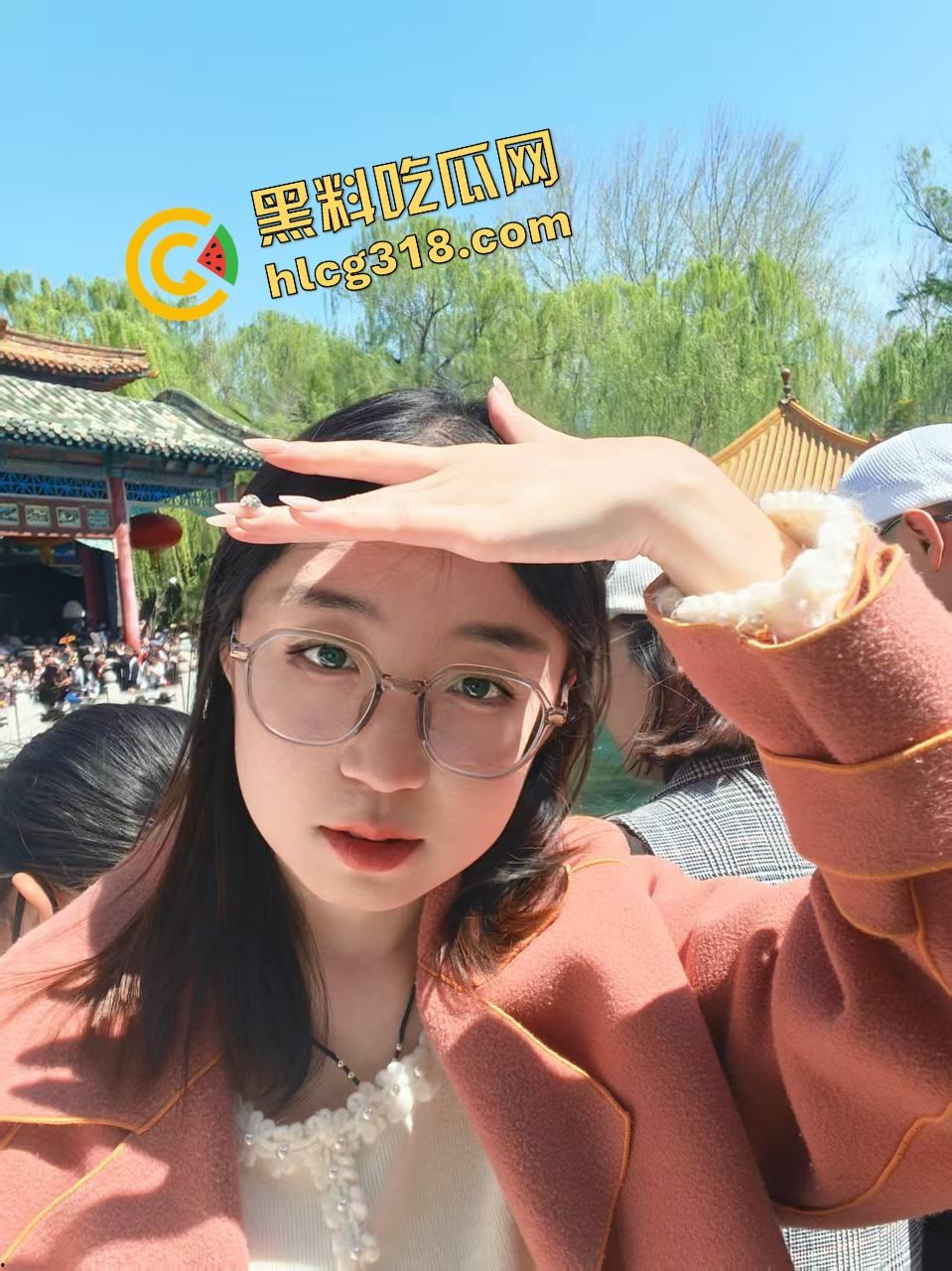 买个健身操课程回家，结果女友天天真空紧身衣扭屁股跳操开摆，小老弟看她跳一个抬头硬一次！-2