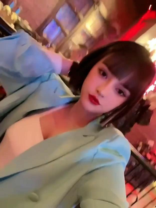 迷奸高颜值网红！下药晕倒带到酒店无套 晕了都能发出淫叫 十足的骚货-2