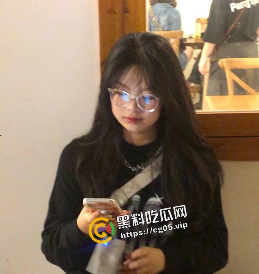 常熟理工大学【刘欣】 私密视频被男朋友跟其他渣男互换 被曝光是被长期包养的母狗-4