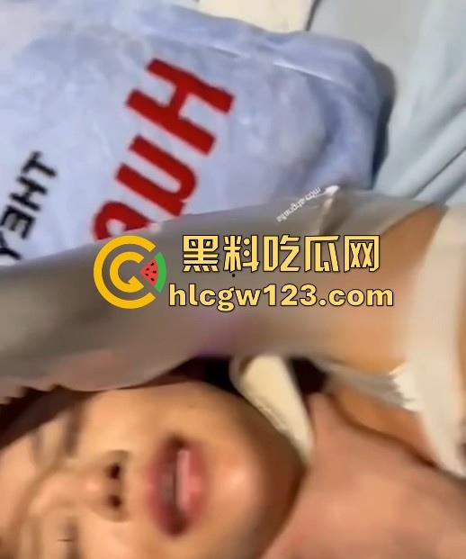 抖音280万粉网红【DJNico】被金主性爆操内射视频流出 衣服和脐钉只能说一模一样 实锤无疑！-10