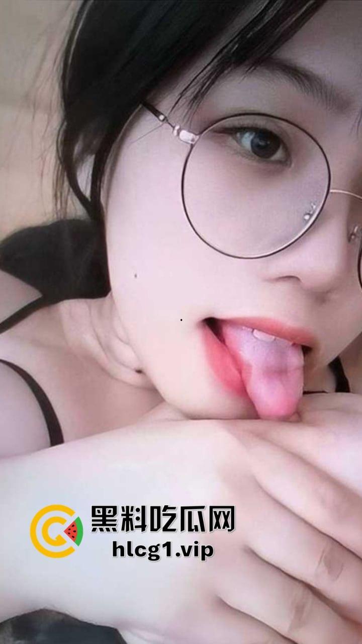 宁波城市职业技术学院巨乳学妹孙靓下海赚钱！2000块包夜，男友头顶一片巴音布鲁克！-7