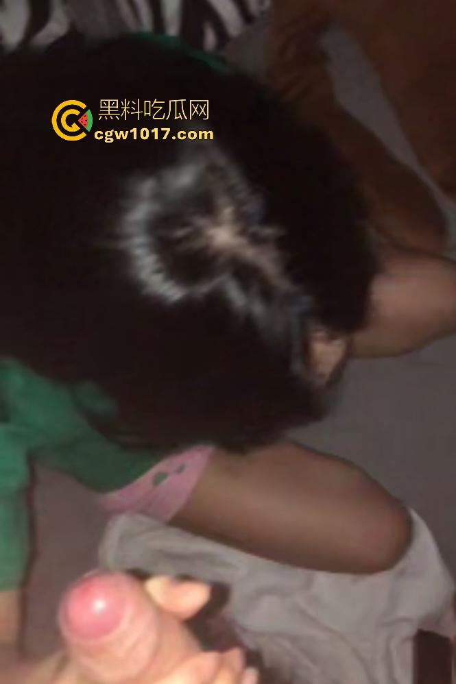 出租屋调教反差女友，淫荡骚货任人摆布口交顶到喉管，手举高高不许放下，录像还害羞，这么骚了记录生活怎么了？-5