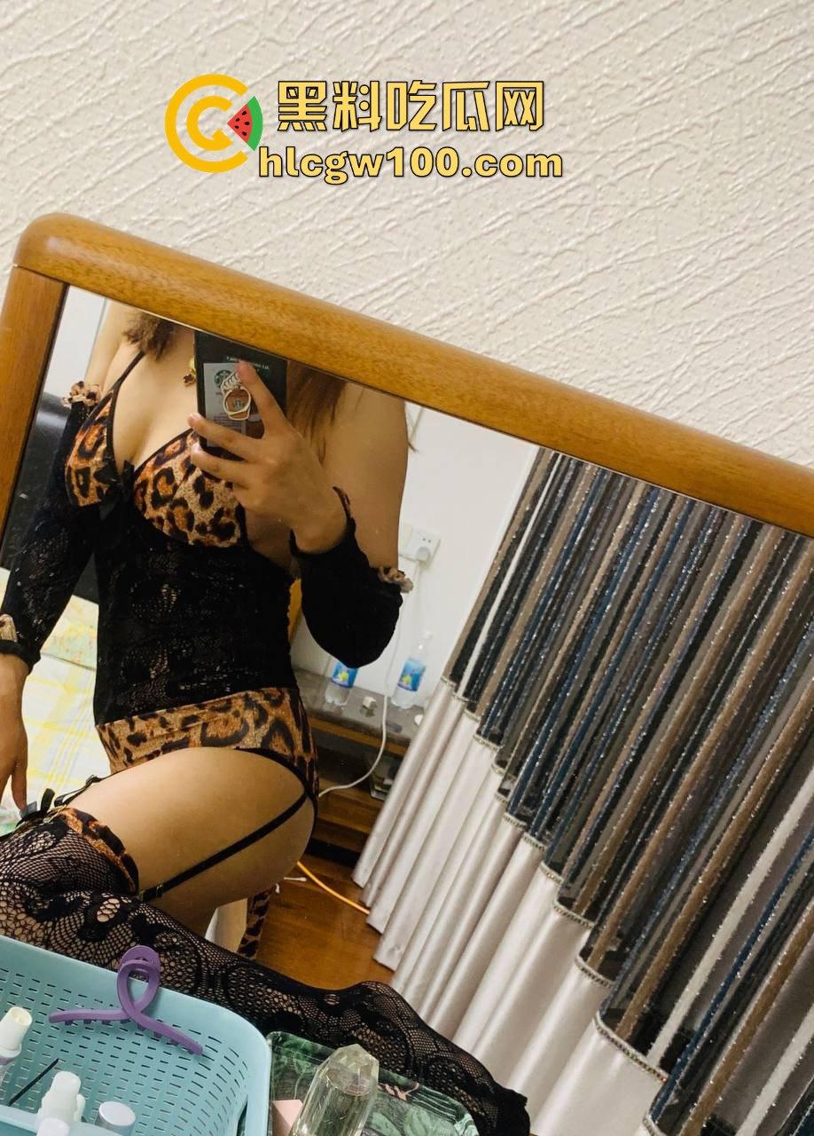 江苏常州携程旅游青枫公园营业部【林飞飞】自怕视频流出，极品身材美乳全程高能 据说现在还在里面上班。-3