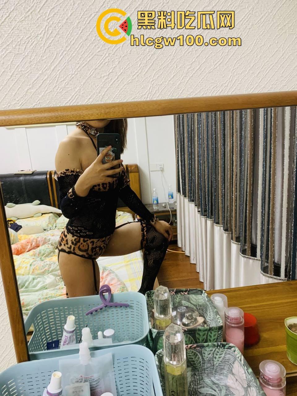 江苏常州携程旅游青枫公园营业部【林飞飞】自怕视频流出，极品身材美乳全程高能 据说现在还在里面上班。-4