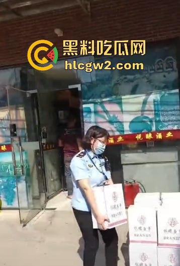 佛山大墩村网红对峙贪官！【怂仔不怂了】与梁主任红酒事件闹得沸沸扬扬，网友撑怂仔买酒助力！-17