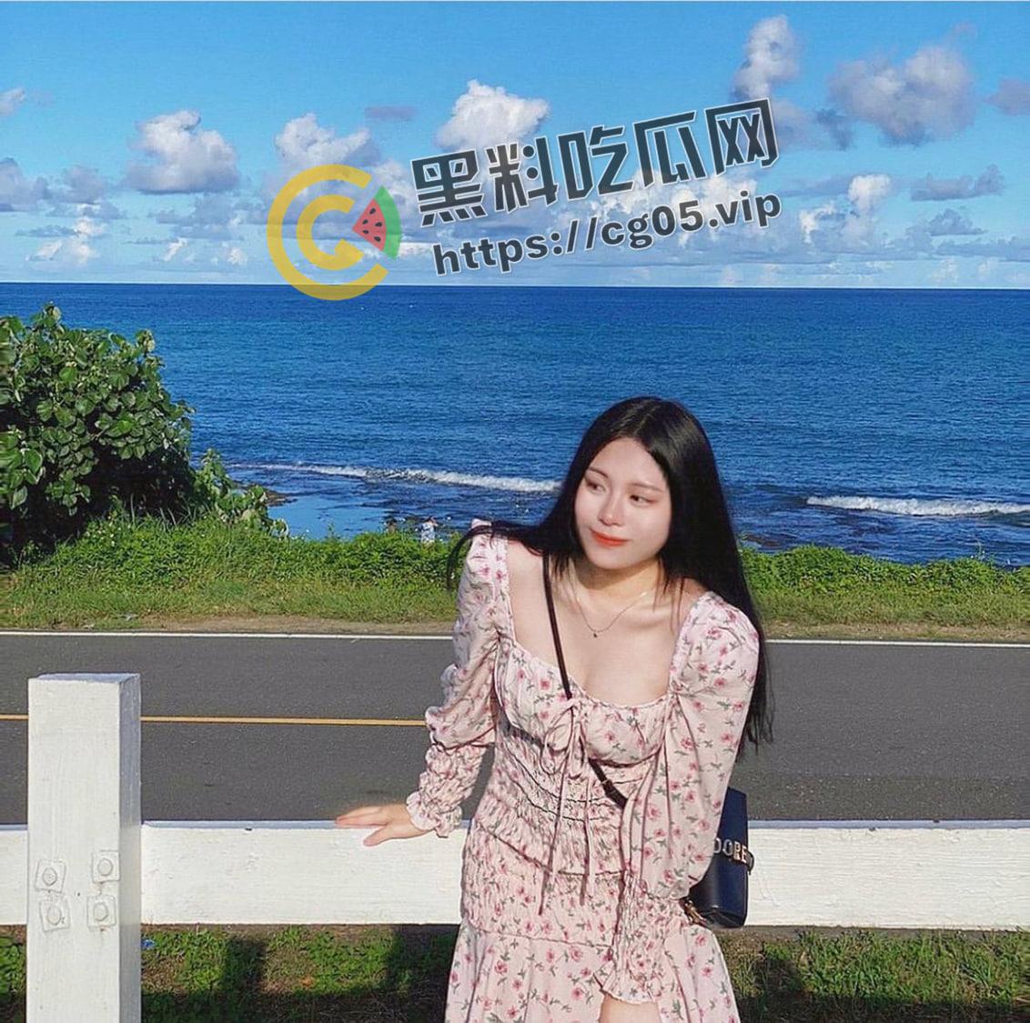 我的巨乳风骚班长！西南大学女大学生班长【严丽丽】 冷酷班长 风骚母狗 无缝切换 胸都要被捏爆啦-13