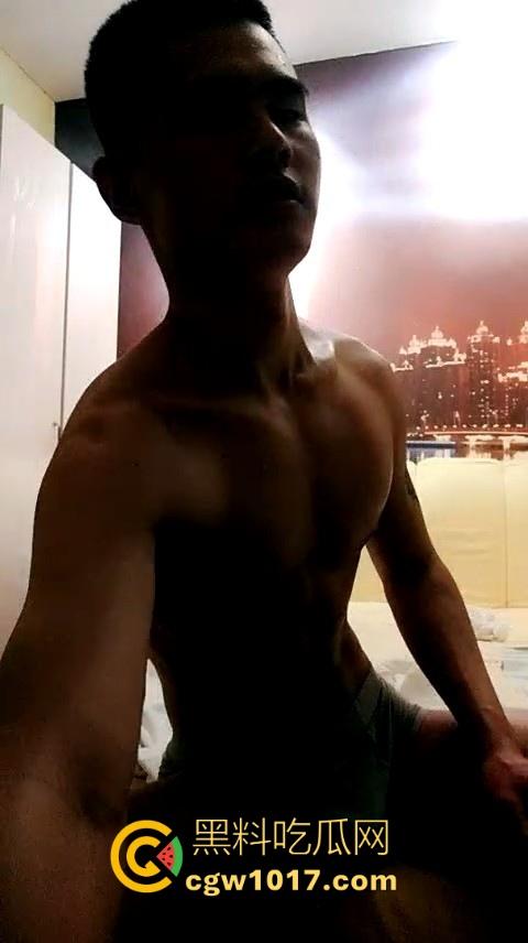 成都特色按摩店，肌肉男技师为你服务，只接男同gay，全身脱得只剩内裤为你服务，gay佬的梦想天堂！-3