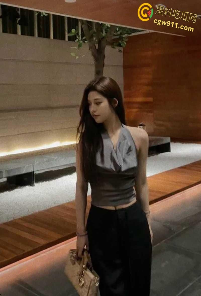 河南理工大学【沈银灯】，私下到处约炮体育生，对镜口交穿着黑丝被狂干，满地射完的避孕套真抗操啊！-2