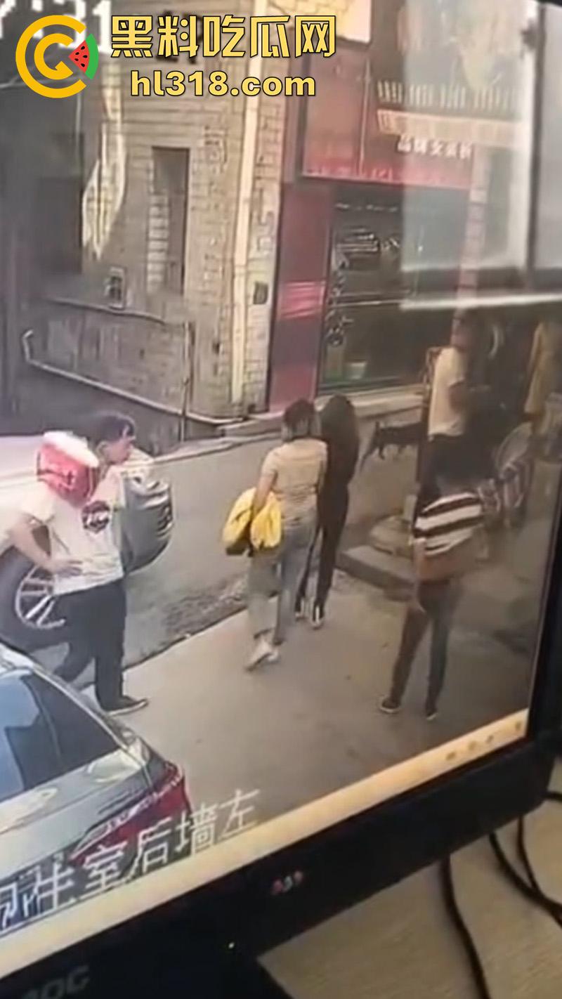 郑州男子持菜刀，砍杀奸夫淫妇，妻子出轨被老公发现，拿菜刀当场砍死奸夫，再追妻子狂砍！-1