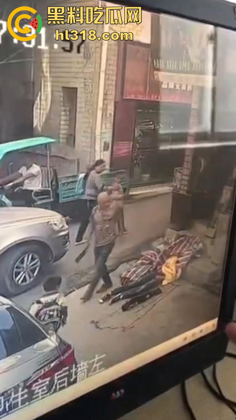 郑州男子持菜刀，砍杀奸夫淫妇，妻子出轨被老公发现，拿菜刀当场砍死奸夫，再追妻子狂砍！-8