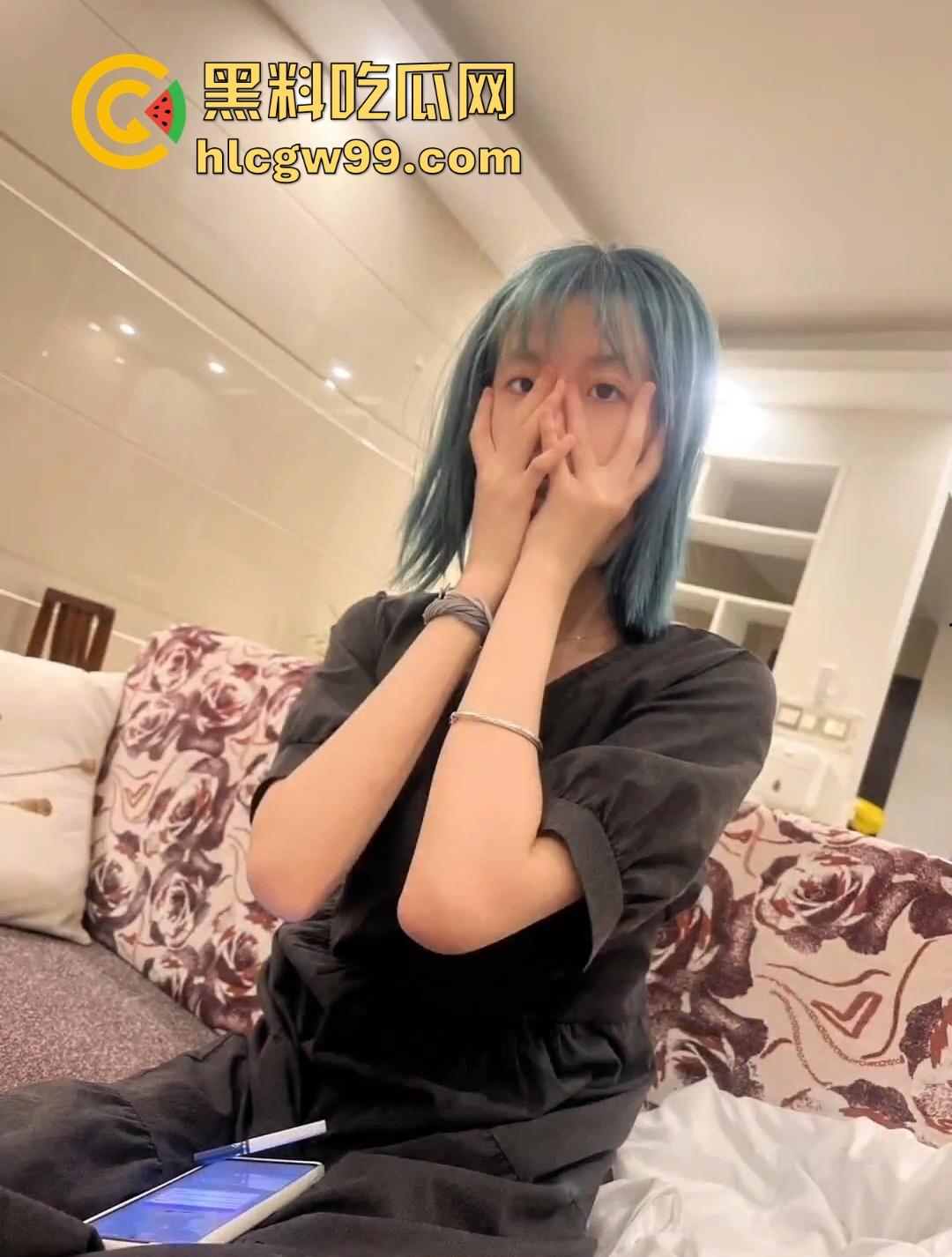 江西南宁『孙豪冉 』清纯少女的堕落之路，摄影师男友一步步调教成欲女全纪录，援交露出肉偿兄弟还债！-4