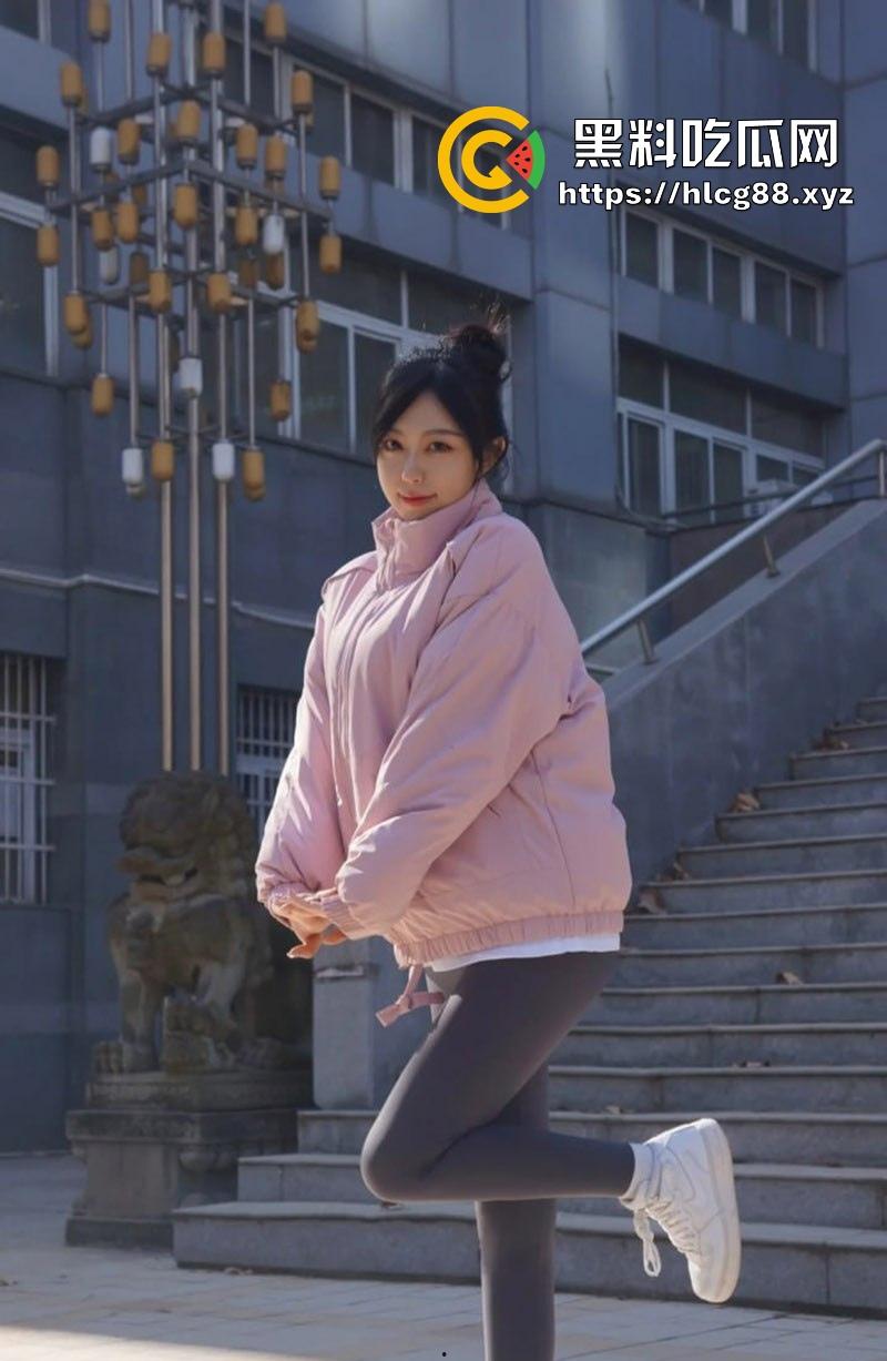 艺术书法系【黎老师】视频流出,知性女教师变反差母狗,女仆装吃鸡挨操,大奶翘臀骚炸天!-1