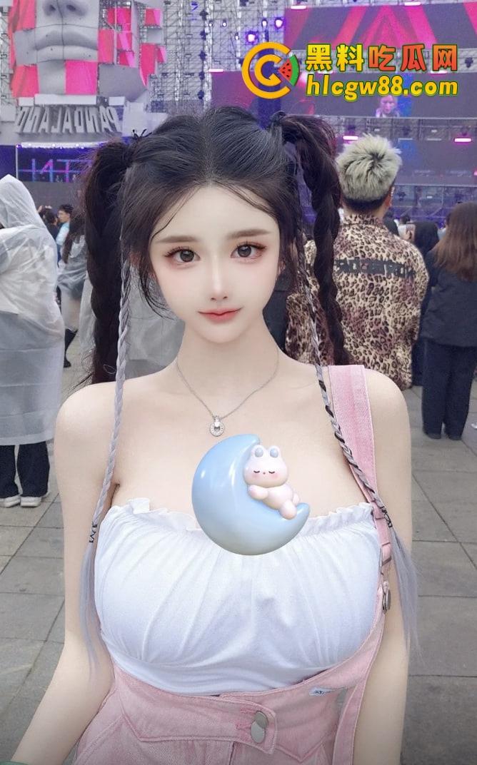 抖音大胸妹活菩萨『一抹金』被大哥重金包养 白天重庆火锅音乐节 晚上换战服骑身上狂摇奶子！-2