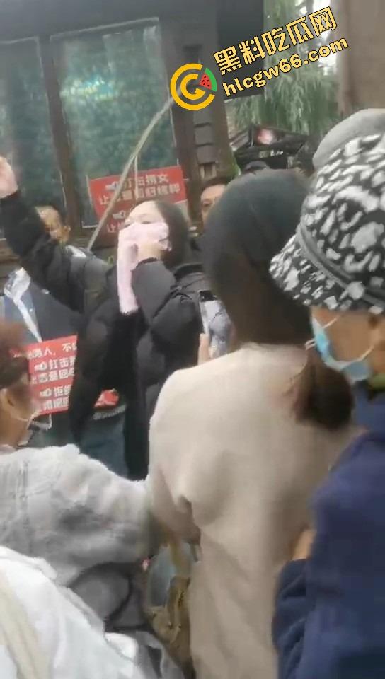 江苏南京相亲现场西格玛男霸气开喷小仙女，全程硬刚不给脸，把小仙女当场呛到脸绿差点气死！-9