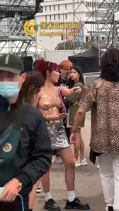 海口电音节小仙女玩得真花，乳贴当衣服半裸晃奶，这是货比三家，方便海王们精挑细选精准下单？-10