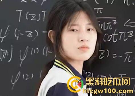 一觉醒来『姜萍』成了擦边主播？抖音版撞脸擦边女『困鼠』出圈，鬼才网友在线封号浪萍，直播间车速无敌！-19