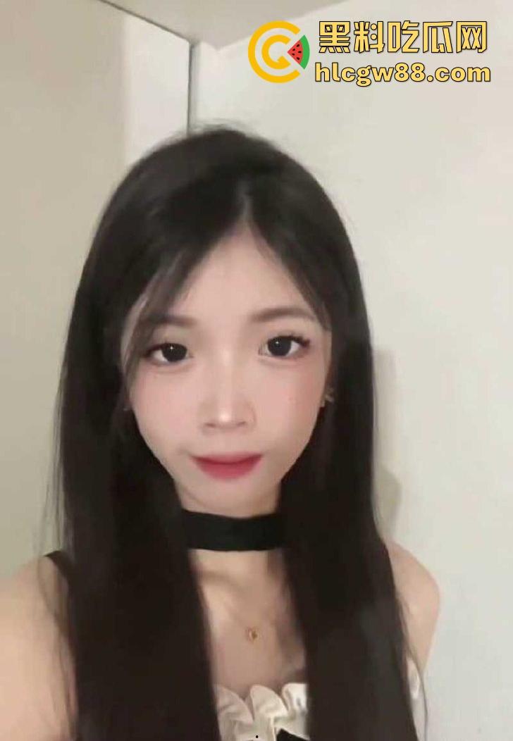 渣男约炮抖音小网红【ZYoix】边操逼边拍给朋友炫耀 不雅视频全网疯传！-5