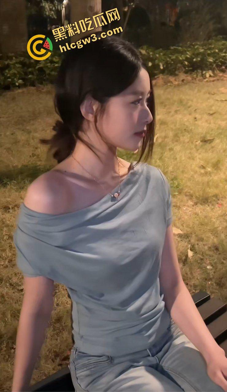 海南琼海人妻渣男偷情反差学生妹『周敏瑶』楼顶情趣睡衣后入猛蹬 黑丝爆操淫荡邂逅！原创独家曝光！-1