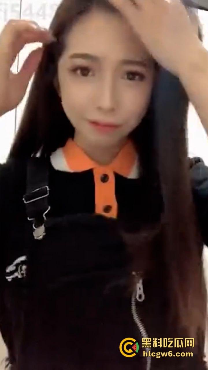 极品兔牙女大学生【杨萌】直播发骚 岔腿直播露奶露逼 被录屏指证后说自己有第二人格！-8