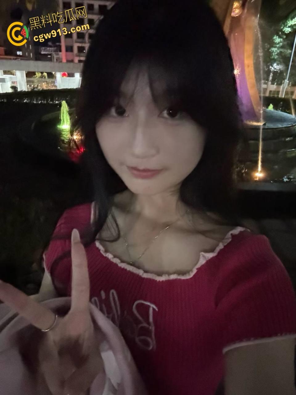 武汉纺织大学【王芷若】，清纯外表下爱穿女仆装，被男友掐脖激情调教，清晰对白淫荡又搞笑 ！-4