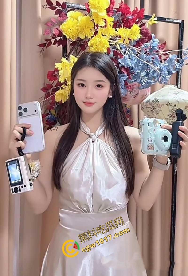 青岛风骚女护士【李沐皎】惊艳床技曝光：翘臀魅惑，无套狂欢，跳蛋激荡，深喉吞吐如母狗般饥渴-5