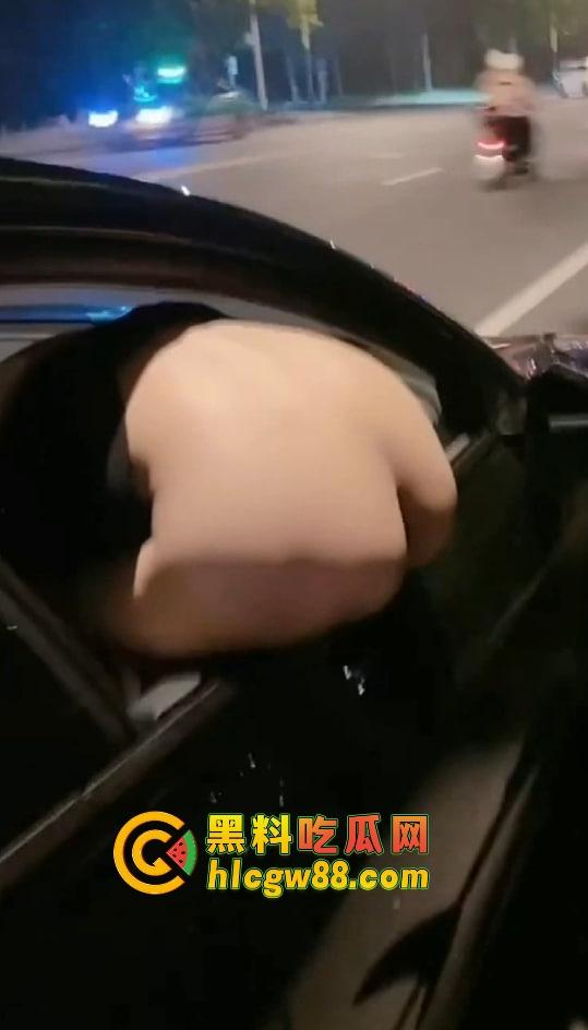 广东22岁反差婊『李若影』被大哥调教，真空上车先验逼毛，半挂车前野战被操烂内射！-18