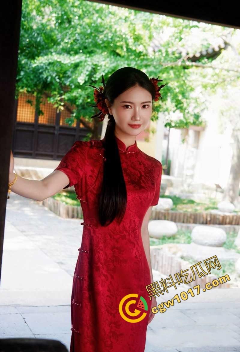 海角大神爆操极品嫂子!嫂子被疯狂调教,强绑口塞,失禁放尿 情趣内衣下被小叔子暴操内射!-1