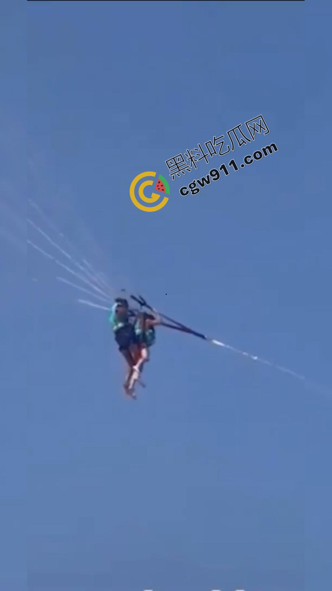 淫乱滑翔！英国52岁大妈惨遭猥亵，大胆操作员竟有天震癖好，年轻女子任其玩弄，真是惊险刺激-2