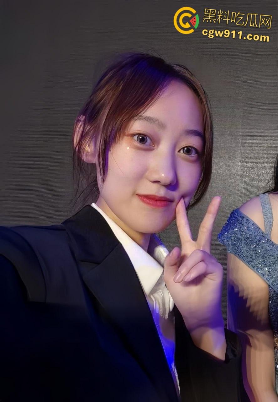 浙江大学嫩妹【宋雅曦】，清纯颜值私下却是爱口交的母狗，白嫩美乳娇小炮机，被男友骑乘疯狂打桩 ！-2